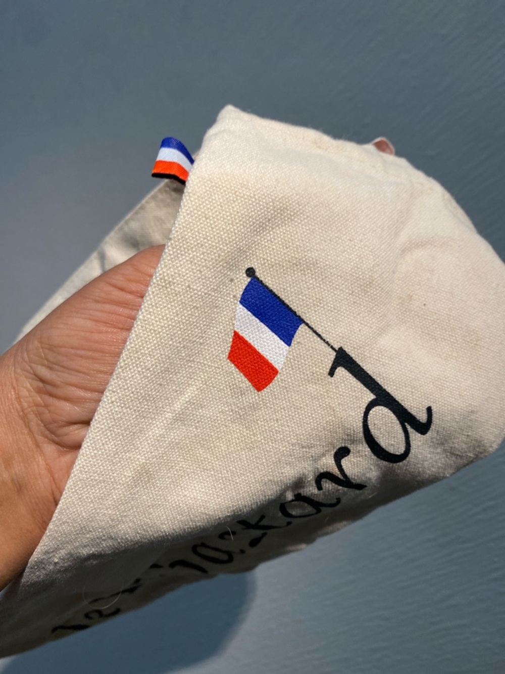 le FATbastard Canvas Wine Tote - Cream with Navy & Red Accents - Picture 5 of 5